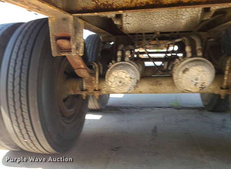 image for item MG9739 1995 Stoughton CCGN-48T  dry van trailer