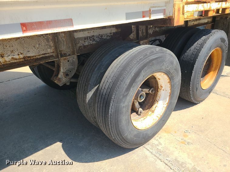 image for item MG9739 1995 Stoughton CCGN-48T  dry van trailer