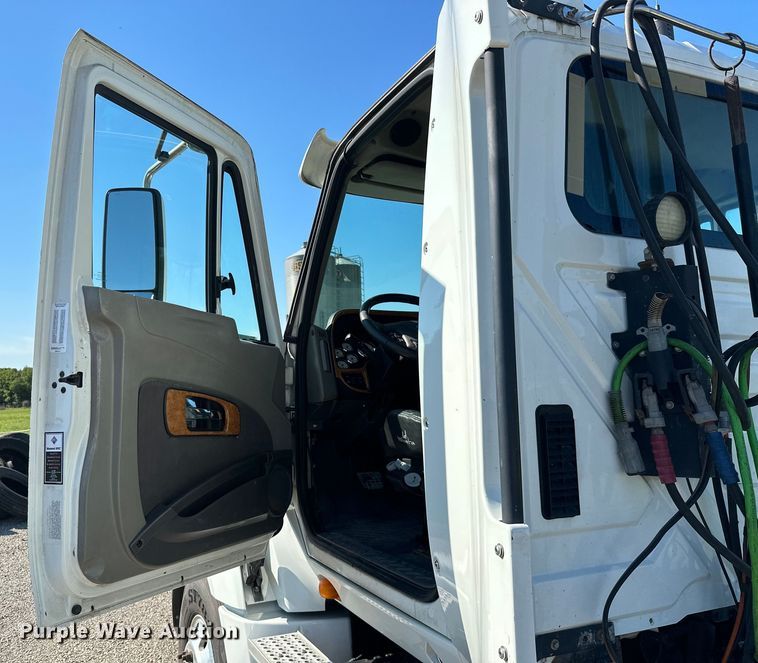 image for item ML9164 2009 International ProStar Eagle  semi truck