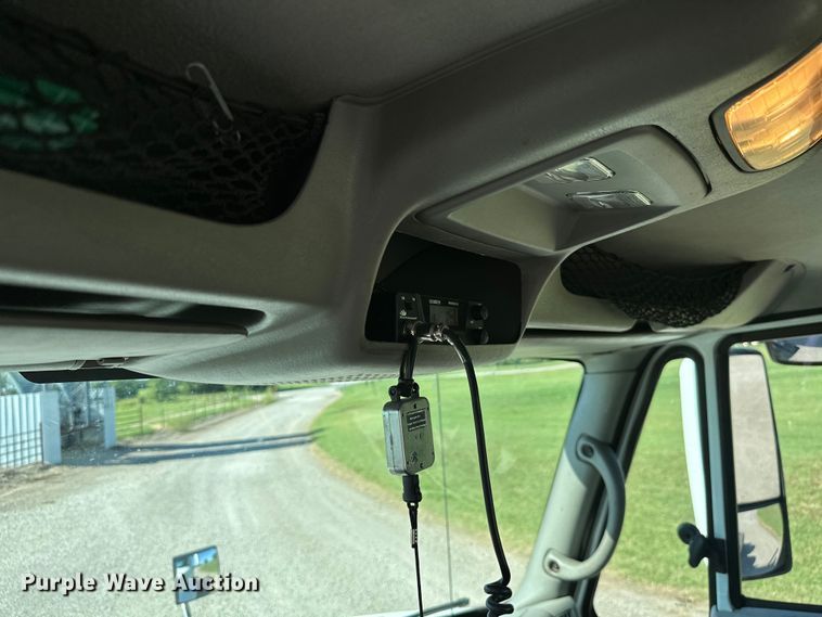 image for item ML9164 2009 International ProStar Eagle  semi truck