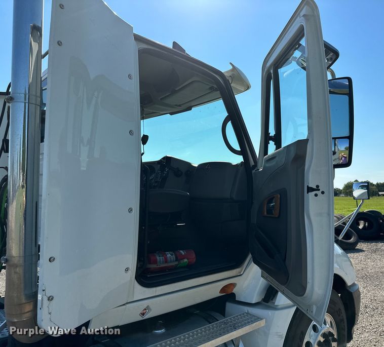 image for item ML9164 2009 International ProStar Eagle  semi truck