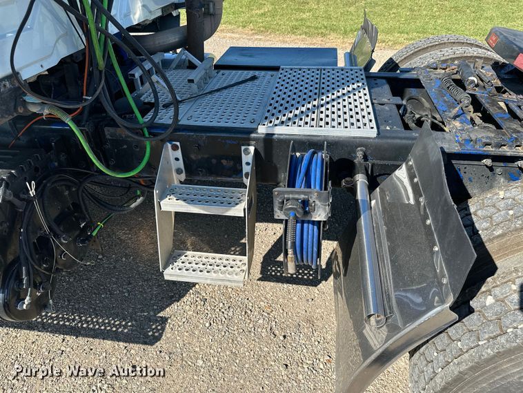 image for item ML9164 2009 International ProStar Eagle  semi truck