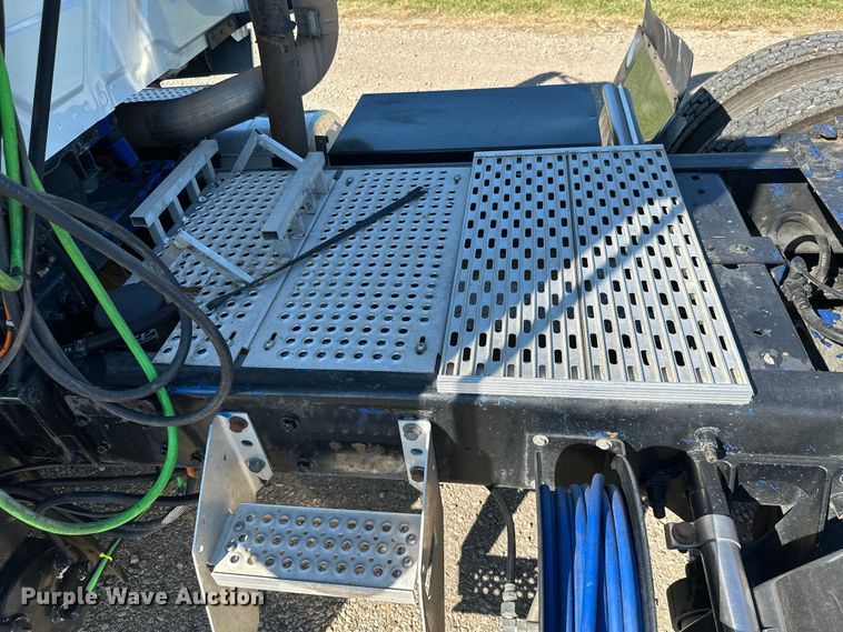 image for item ML9164 2009 International ProStar Eagle  semi truck