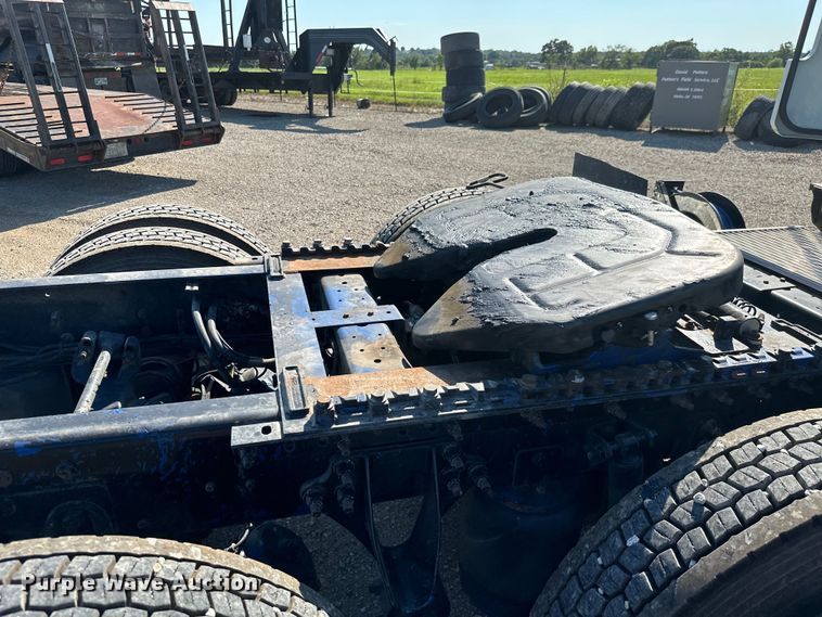 image for item ML9164 2009 International ProStar Eagle  semi truck