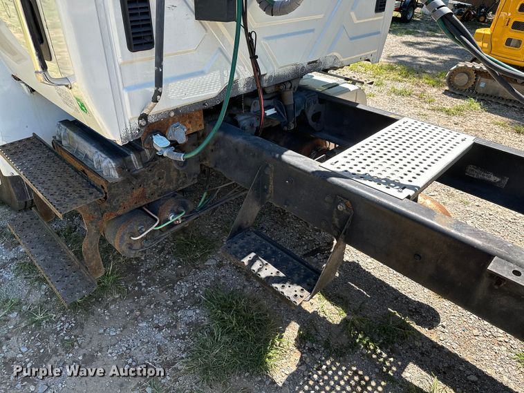 image for item ML9181 2012 International DuraStar 4400  truck