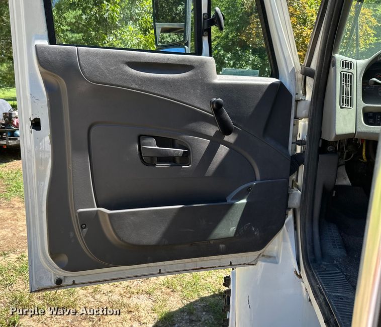 image for item ML9181 2012 International DuraStar 4400  truck