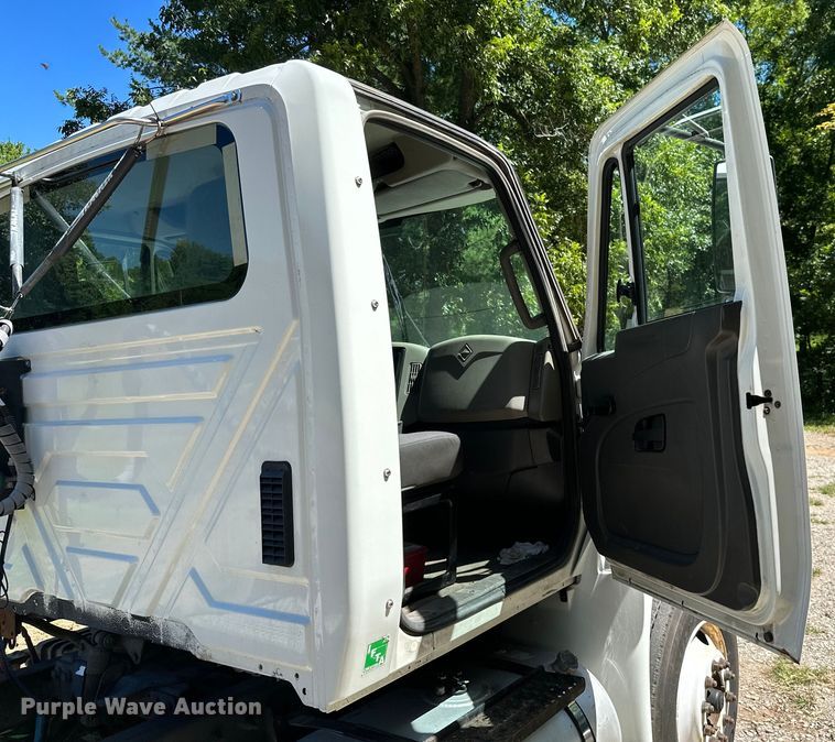 image for item ML9181 2012 International DuraStar 4400  truck