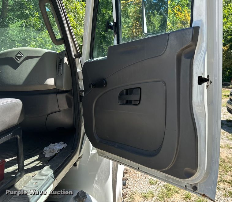 image for item ML9181 2012 International DuraStar 4400  truck