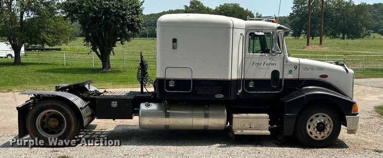image for item ML9209 2003 Peterbilt 385  semi truck