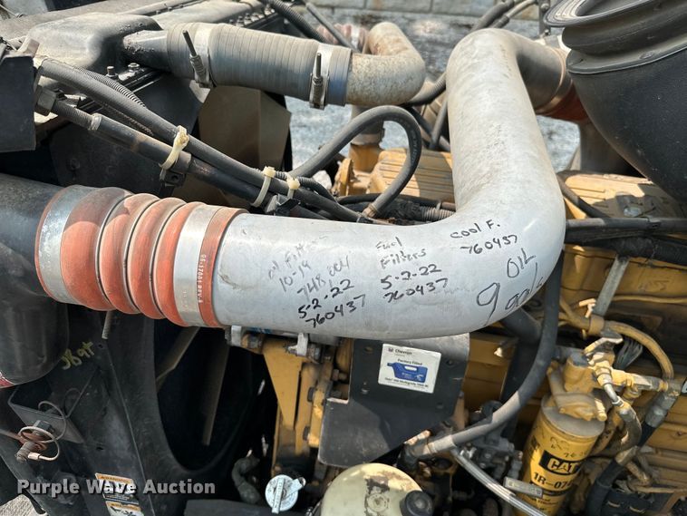 image for item ML9209 2003 Peterbilt 385  semi truck