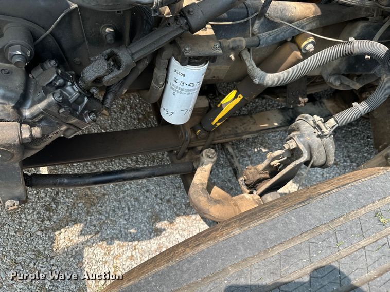 image for item ML9209 2003 Peterbilt 385  semi truck