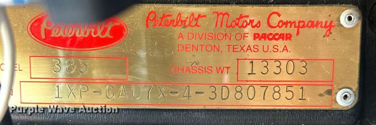 image for item ML9209 2003 Peterbilt 385  semi truck