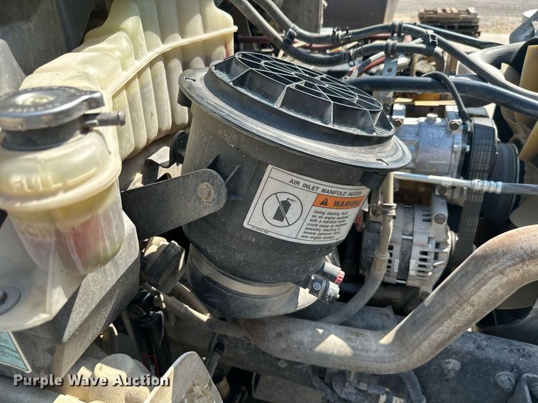 image for item ML9261 2006 Freightliner Business Class M2  fuel truck