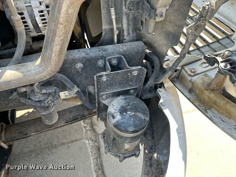 image for item ML9261 2006 Freightliner Business Class M2  fuel truck