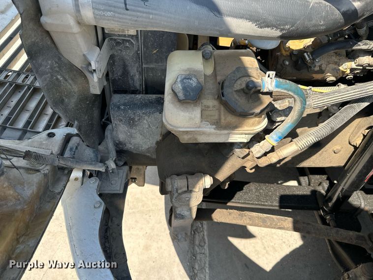 image for item ML9261 2006 Freightliner Business Class M2  fuel truck