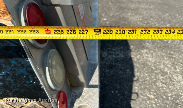 image for item ML9261 2006 Freightliner Business Class M2  fuel truck