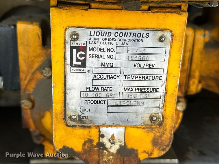 image for item ML9261 2006 Freightliner Business Class M2  fuel truck