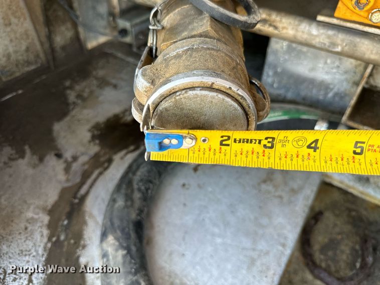 image for item ML9261 2006 Freightliner Business Class M2  fuel truck