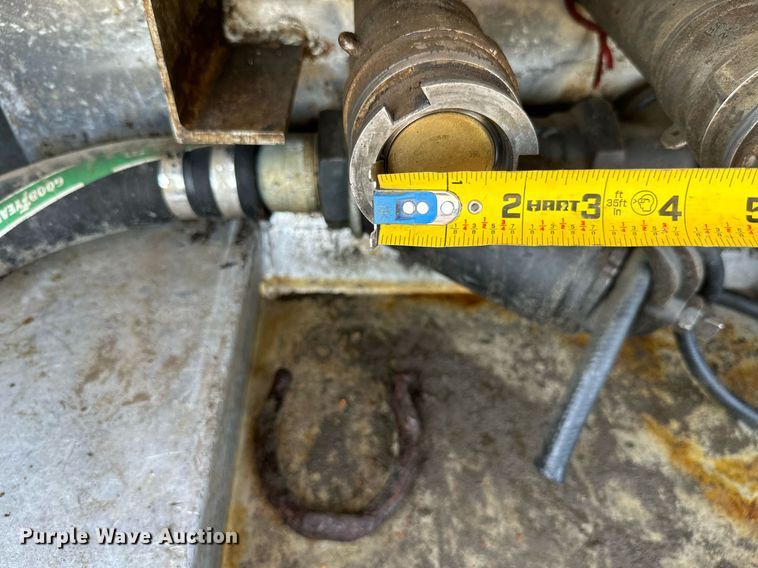 image for item ML9261 2006 Freightliner Business Class M2  fuel truck