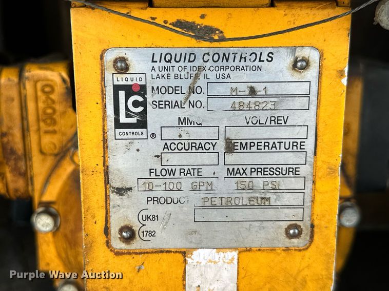 image for item ML9261 2006 Freightliner Business Class M2  fuel truck