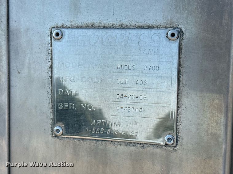 image for item ML9261 2006 Freightliner Business Class M2  fuel truck