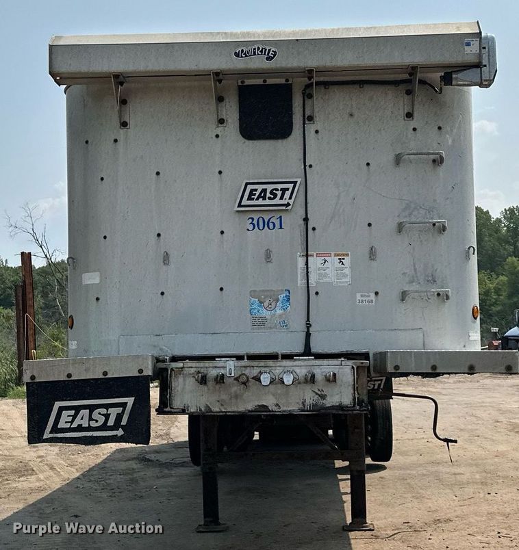 image for item MQ9326 2006 East  end dump trailer