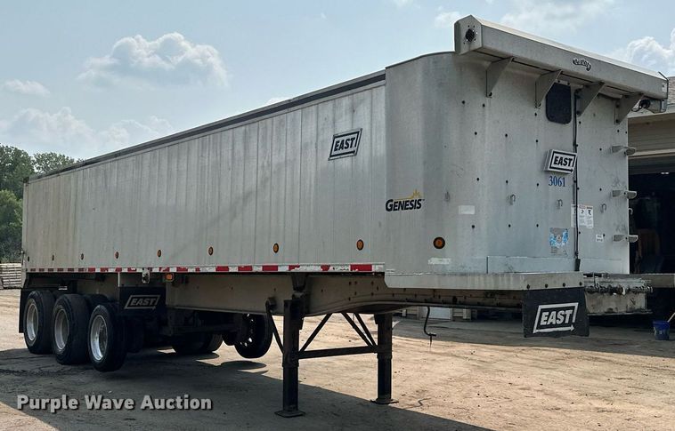 image for item MQ9326 2006 East  end dump trailer