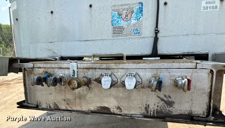 image for item MQ9326 2006 East  end dump trailer