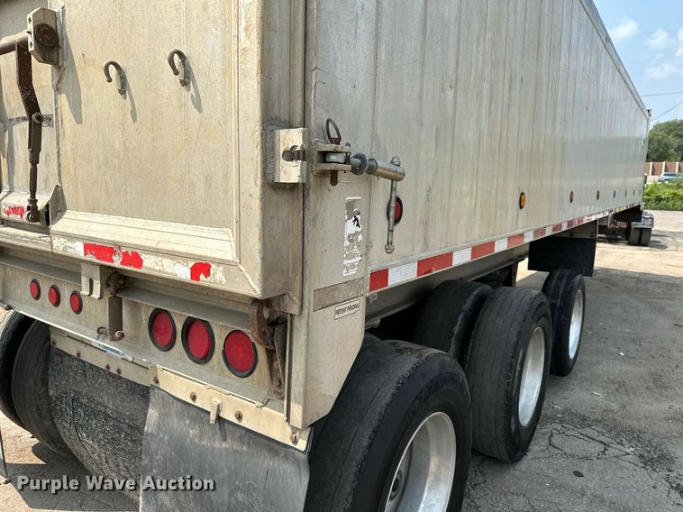 image for item MQ9326 2006 East  end dump trailer