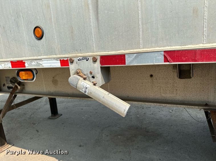 image for item MQ9326 2006 East  end dump trailer