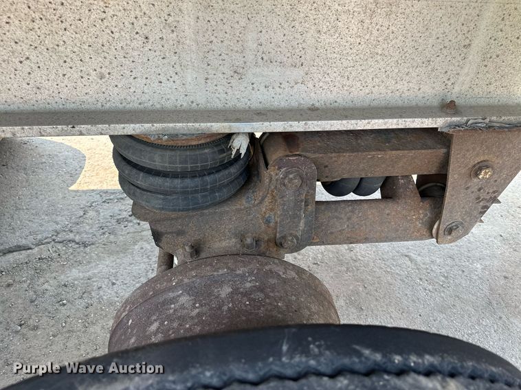 image for item MQ9326 2006 East  end dump trailer