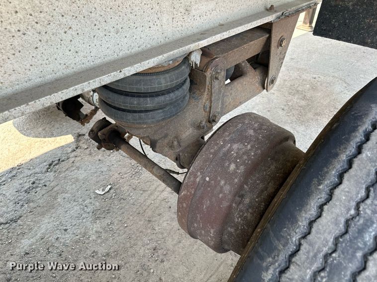 image for item MQ9326 2006 East  end dump trailer