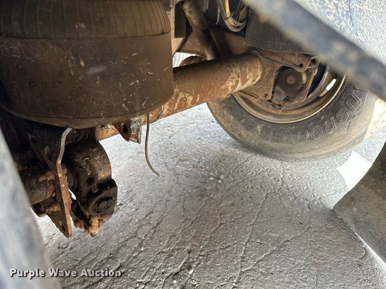 image for item MQ9326 2006 East  end dump trailer