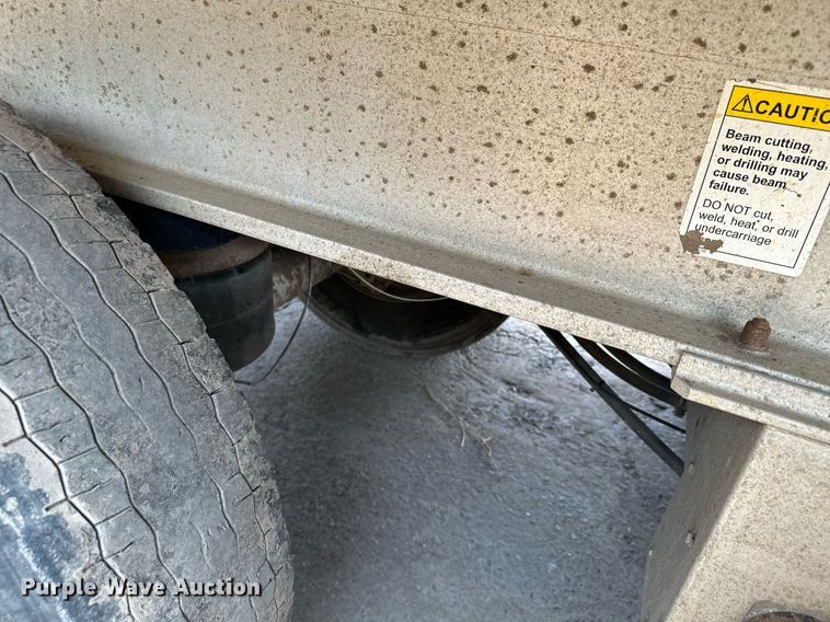 image for item MQ9326 2006 East  end dump trailer