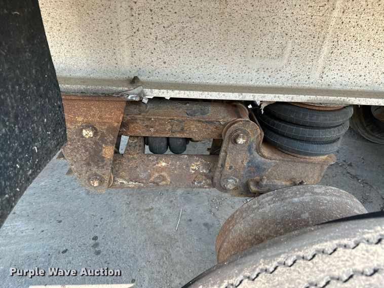 image for item MQ9326 2006 East  end dump trailer