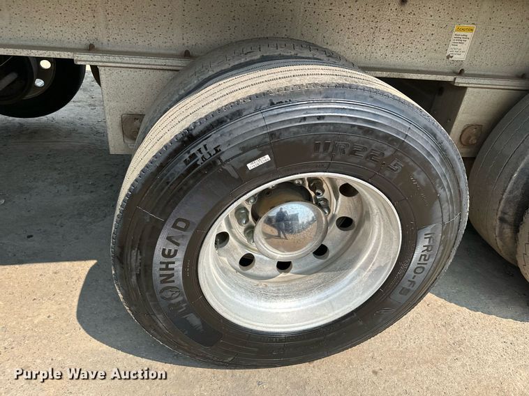 image for item MQ9326 2006 East  end dump trailer