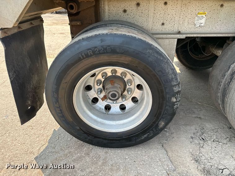 image for item MQ9326 2006 East  end dump trailer