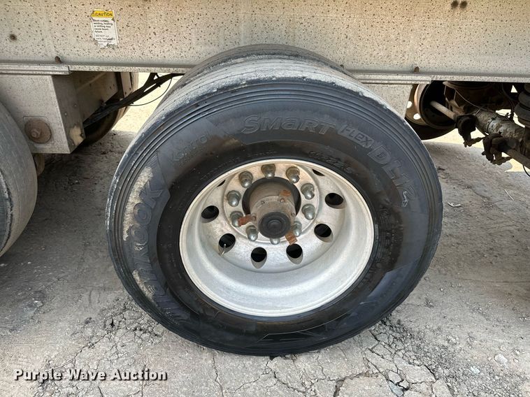 image for item MQ9326 2006 East  end dump trailer