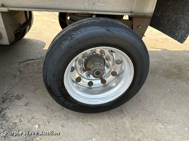 image for item MQ9326 2006 East  end dump trailer