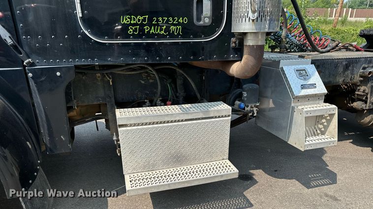 image for item MQ9327 2005 Peterbilt 378  semi truck