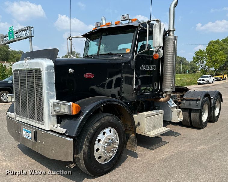 image for item MQ9327 2005 Peterbilt 378  semi truck