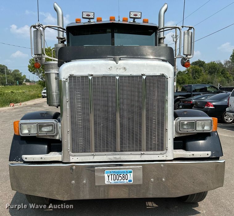 image for item MQ9327 2005 Peterbilt 378  semi truck