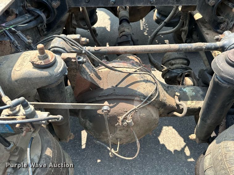 image for item MQ9327 2005 Peterbilt 378  semi truck