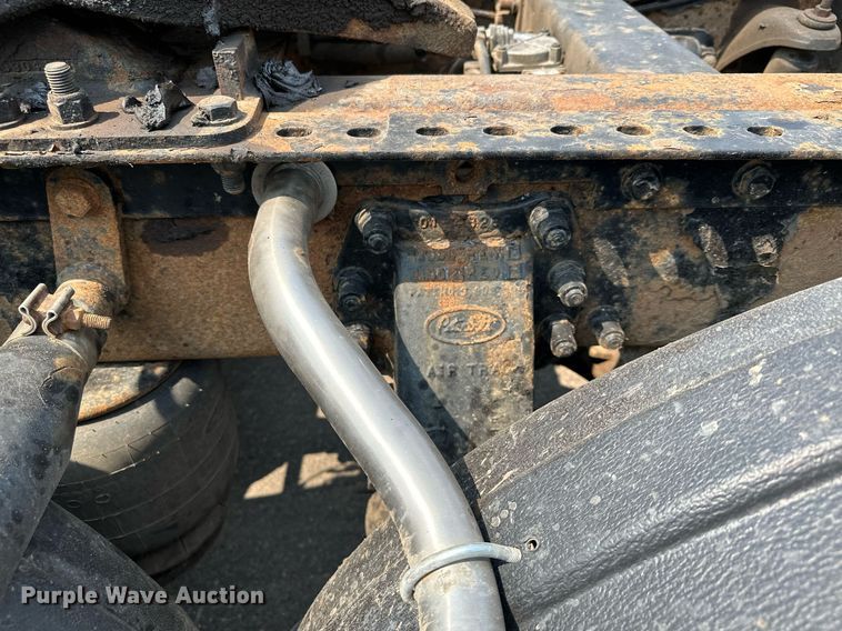 image for item MQ9327 2005 Peterbilt 378  semi truck