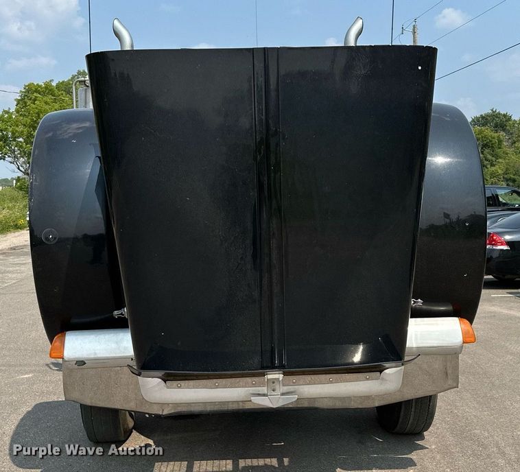 image for item MQ9327 2005 Peterbilt 378  semi truck