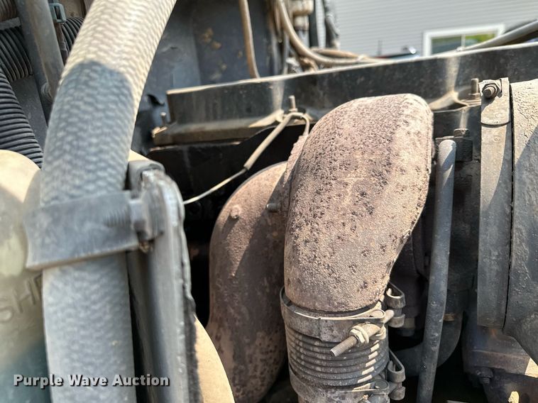 image for item MQ9327 2005 Peterbilt 378  semi truck