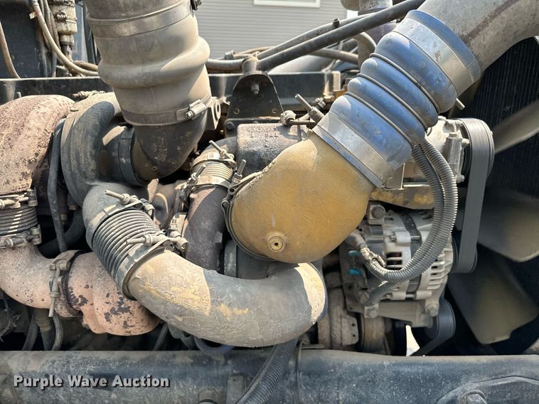 image for item MQ9327 2005 Peterbilt 378  semi truck