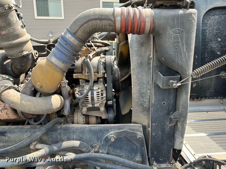 image for item MQ9327 2005 Peterbilt 378  semi truck