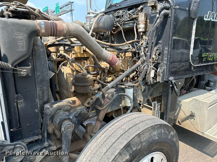 image for item MQ9327 2005 Peterbilt 378  semi truck