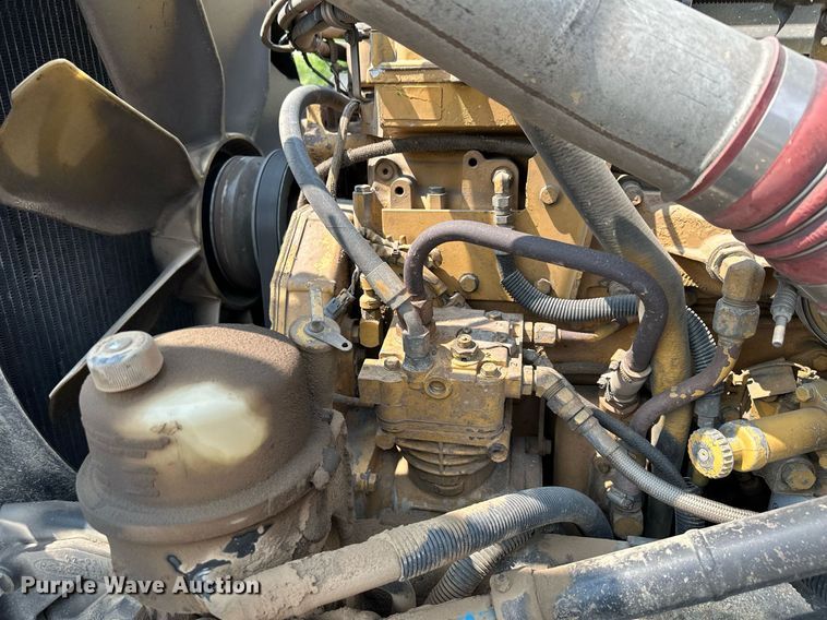 image for item MQ9327 2005 Peterbilt 378  semi truck